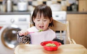 Chế độ dinh dưỡng cho trẻ dưới 2 tuổi trong mùa dịch