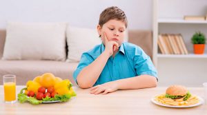 Những lưu ý trong chế độ dinh dưỡng dành cho trẻ thừa cân, béo phì